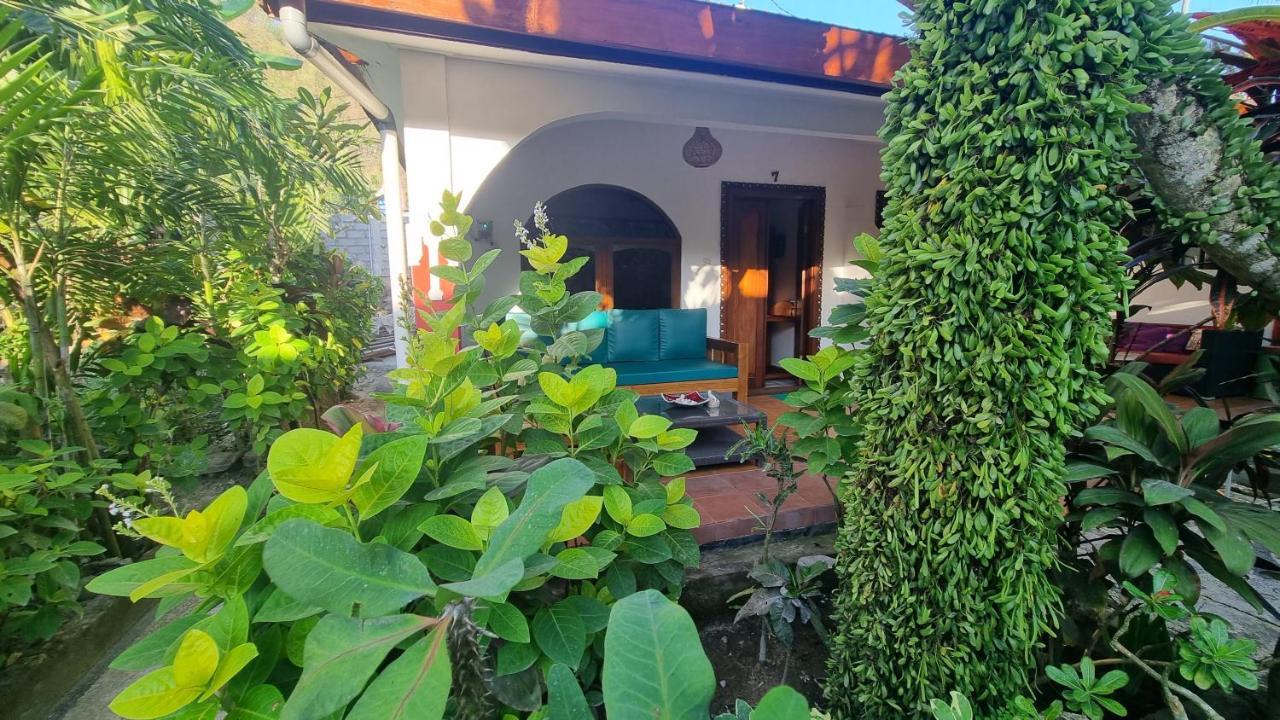 Catra Homestay Beach Apartments Candidasa Exterior foto